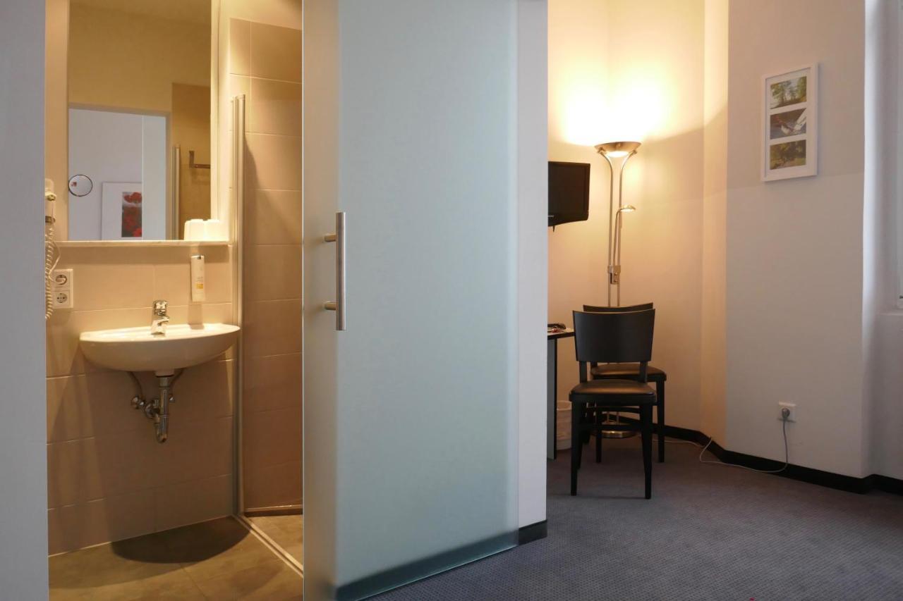 Hotel Zwischen Den Seen Waren  Extérieur photo